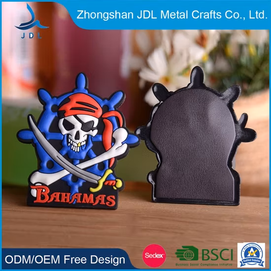 Визитная карточка с индивидуальной печатью из тисненого металла и алюминия.